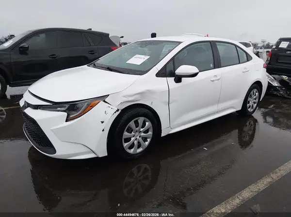 5YFEPMAE2MP217550 2021 TOYOTA COROLLA - Image 2