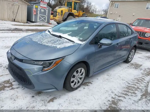 5YFEPMAE2MP224739 2021 TOYOTA COROLLA - Image 2