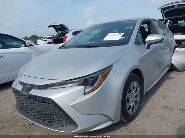 5YFEPMAE2MP244053 2021 TOYOTA COROLLA - Image 2