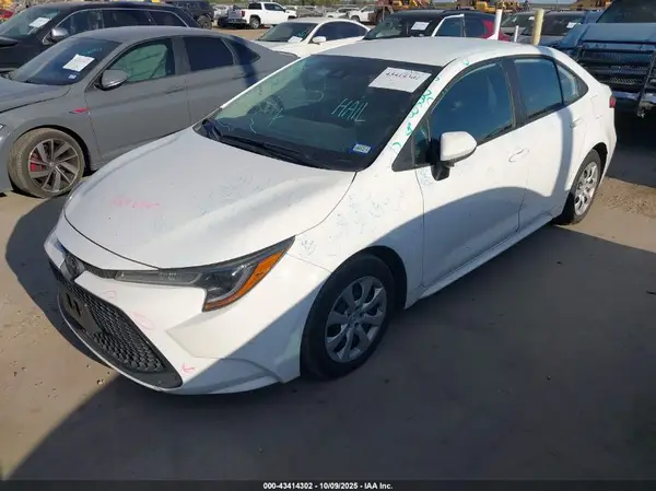 5YFEPMAE2MP250032 2021 TOYOTA COROLLA - Image 2