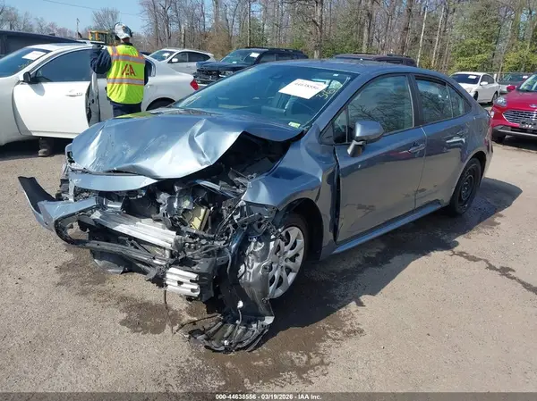 5YFEPMAE2MP256218 2021 TOYOTA COROLLA - Image 2