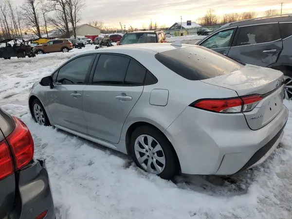 5YFEPMAE2MP256588 2021 TOYOTA COROLLA - Image 2