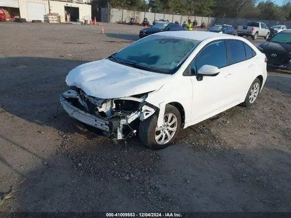 5YFEPMAE2NP272422 2022 TOYOTA COROLLA - Image 2