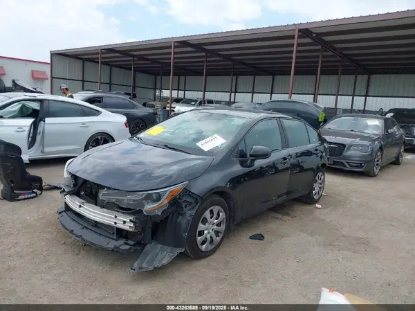 5YFEPMAE2NP280147 2022 TOYOTA COROLLA - Image 2