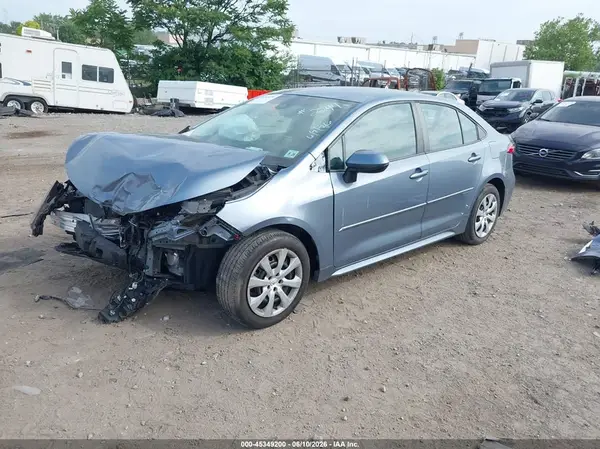 5YFEPMAE2NP281797 2022 TOYOTA COROLLA - Image 2
