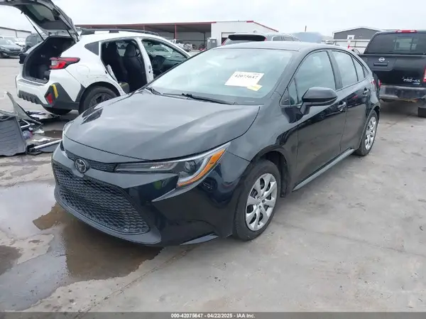 5YFEPMAE2NP282321 2022 TOYOTA COROLLA - Image 2
