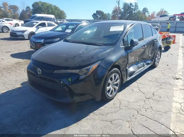 5YFEPMAE2NP282349 2022 TOYOTA COROLLA - Image 2