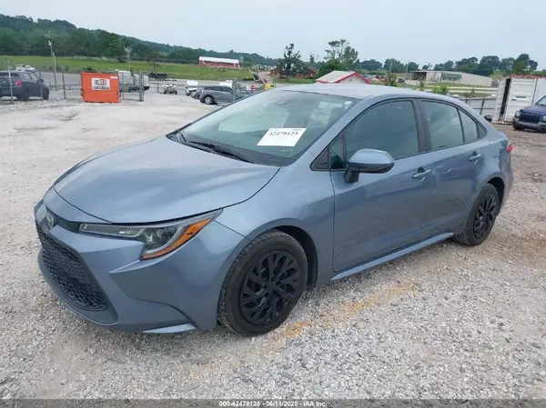 5YFEPMAE2NP283761 2022 TOYOTA COROLLA - Image 2