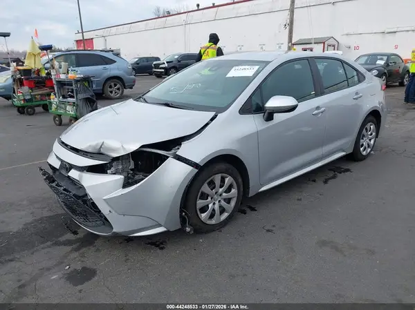 5YFEPMAE2NP286112 2022 TOYOTA COROLLA - Image 2