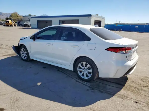 5YFEPMAE2NP287860 2022 TOYOTA COROLLA - Image 2
