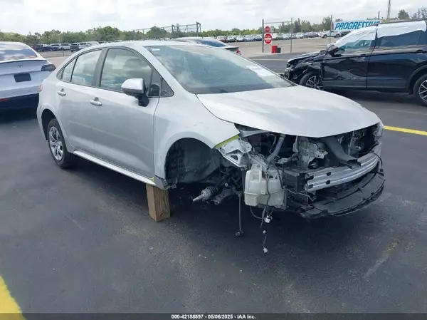 5YFEPMAE2NP290497 2022 TOYOTA COROLLA - Image 1