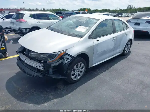 5YFEPMAE2NP290497 2022 TOYOTA COROLLA - Image 2