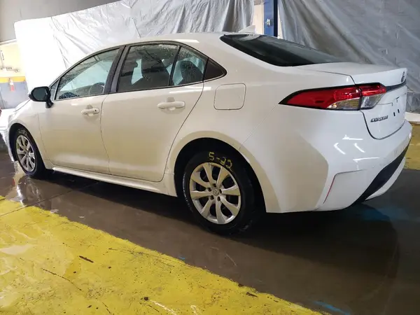 5YFEPMAE2NP295635 2022 TOYOTA COROLLA - Image 2