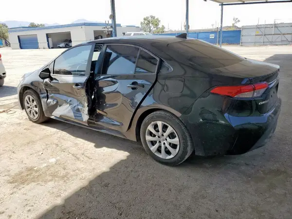 5YFEPMAE2NP295912 2022 TOYOTA COROLLA - Image 2