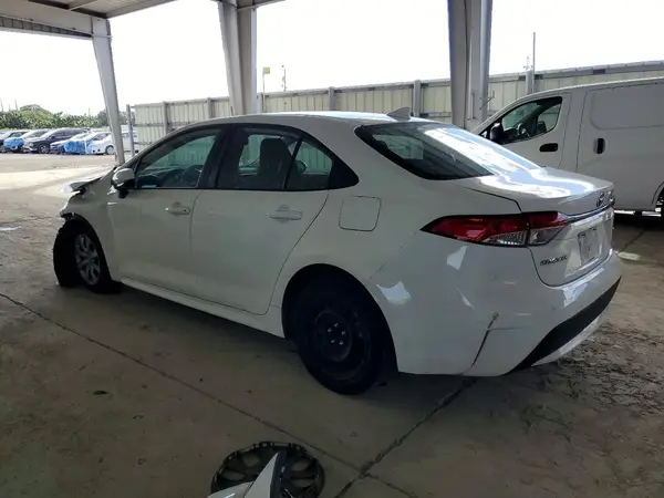 5YFEPMAE2NP296381 2022 TOYOTA COROLLA - Image 2