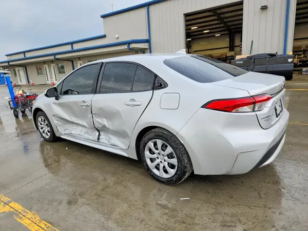 5YFEPMAE2NP300378 2022 TOYOTA COROLLA - Image 2