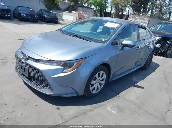 5YFEPMAE2NP308139 2022 TOYOTA COROLLA - Image 2