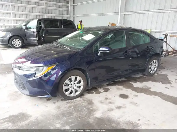 5YFEPMAE2NP309100 2022 TOYOTA COROLLA - Image 2