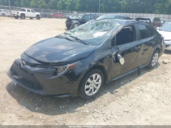 5YFEPMAE2NP310229 2022 TOYOTA COROLLA - Image 2
