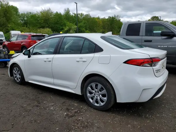 5YFEPMAE2NP313759 2022 TOYOTA COROLLA - Image 2