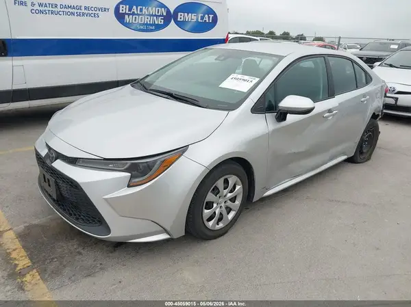 5YFEPMAE2NP313826 2022 TOYOTA COROLLA - Image 2
