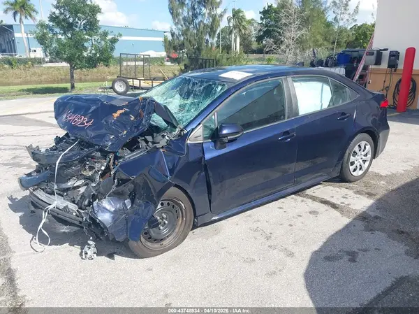 5YFEPMAE2NP315298 2022 TOYOTA COROLLA - Image 2