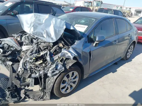 5YFEPMAE2NP322428 2022 TOYOTA COROLLA - Image 2