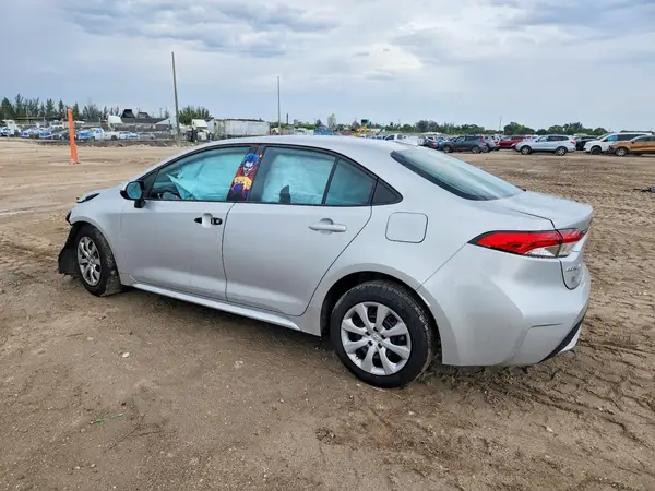 5YFEPMAE2NP322672 2022 TOYOTA COROLLA - Image 2