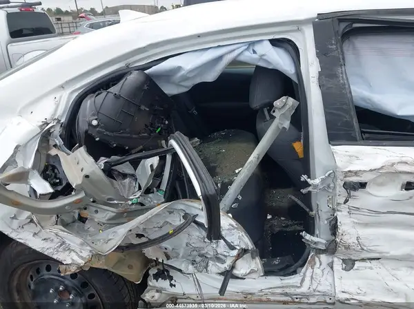 5YFEPMAE2NP325748 2022 TOYOTA COROLLA - Image 8