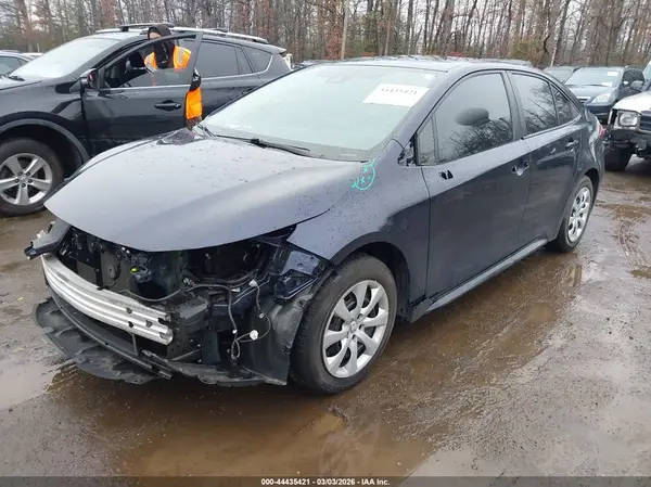 5YFEPMAE2NP326558 2022 TOYOTA COROLLA - Image 2
