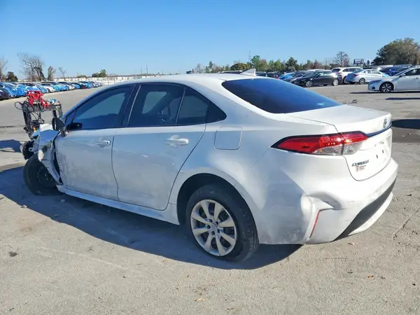 5YFEPMAE2NP327192 2022 TOYOTA COROLLA - Image 2