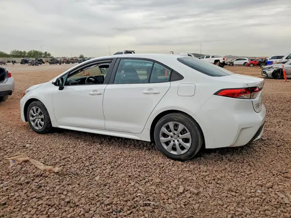 5YFEPMAE2NP329895 2022 TOYOTA COROLLA - Image 2