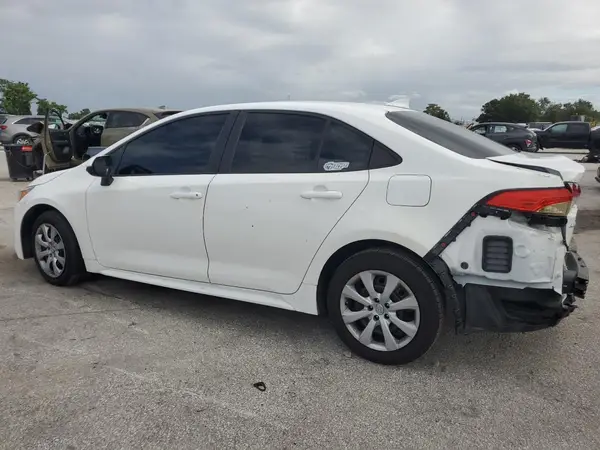 5YFEPMAE2NP330187 2022 TOYOTA COROLLA - Image 2