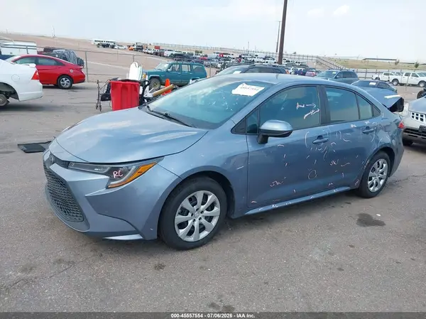 5YFEPMAE2NP331288 2022 TOYOTA COROLLA - Image 2