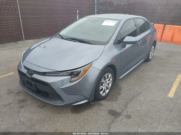 5YFEPMAE2NP332764 2022 TOYOTA COROLLA - Image 2