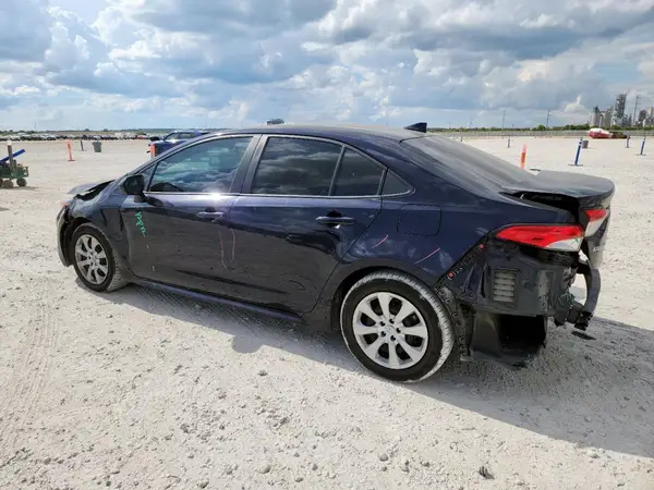 5YFEPMAE2NP335762 2022 TOYOTA COROLLA - Image 2