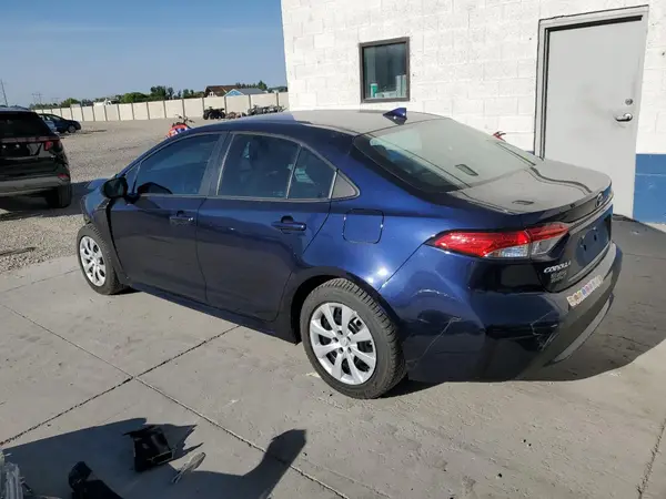 5YFEPMAE2NP336989 2022 TOYOTA COROLLA - Image 2