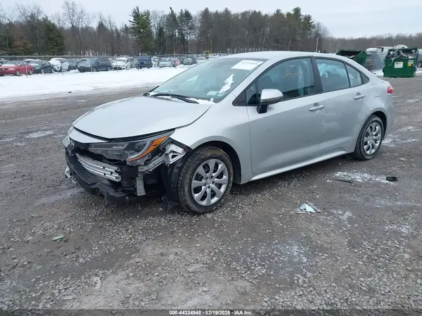 5YFEPMAE2NP337043 2022 TOYOTA COROLLA - Image 2