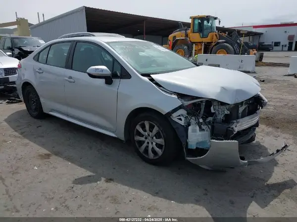 5YFEPMAE2NP338709 2022 TOYOTA COROLLA - Image 1