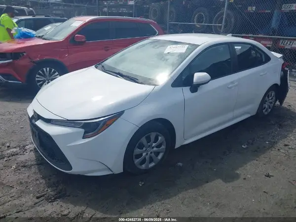 5YFEPMAE2NP342372 2022 TOYOTA COROLLA - Image 2