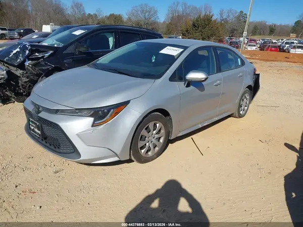 5YFEPMAE2NP344316 2022 TOYOTA COROLLA - Image 2