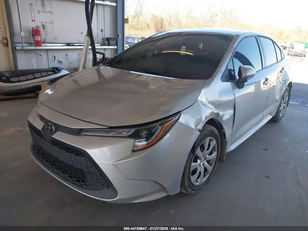 5YFEPMAE2NP345806 2022 TOYOTA COROLLA - Image 2