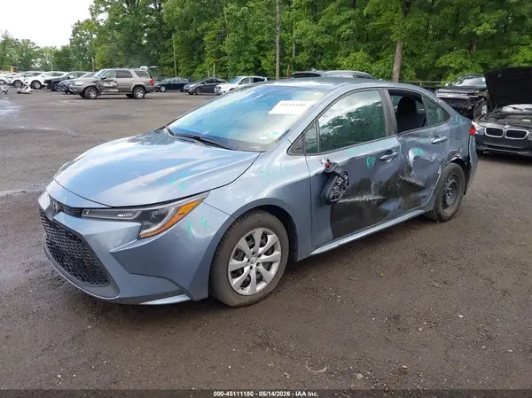 5YFEPMAE2NP349094 2022 TOYOTA COROLLA - Image 2