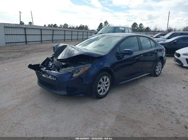 5YFEPMAE2NP353811 2022 TOYOTA COROLLA - Image 2