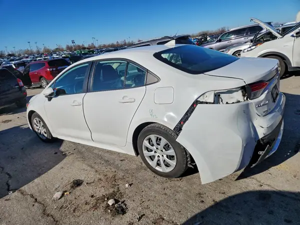 5YFEPMAE2NP358152 2022 TOYOTA COROLLA - Image 2