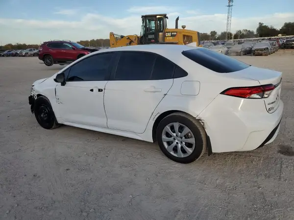 5YFEPMAE2NP363626 2022 TOYOTA COROLLA - Image 2