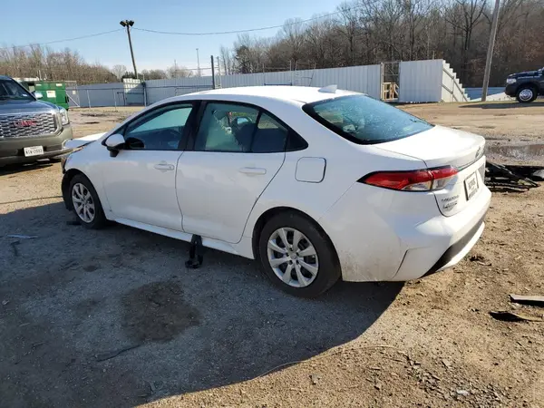 5YFEPMAE2NP367305 2022 TOYOTA COROLLA - Image 2