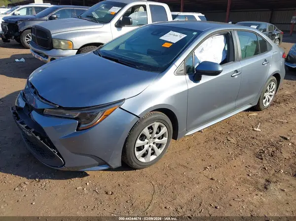 5YFEPMAE2NP370110 2022 TOYOTA COROLLA - Image 2