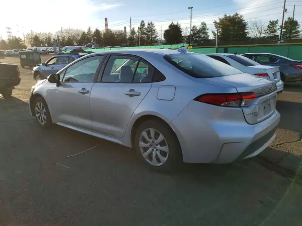 5YFEPMAE2NP372276 2022 TOYOTA COROLLA - Image 2