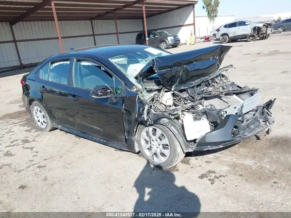 5YFEPMAE2NP373203 2022 TOYOTA COROLLA - Image 1